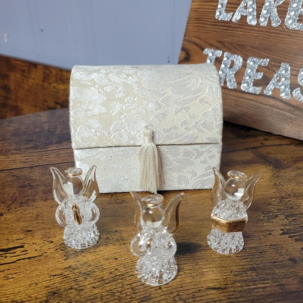 Vintage worry Box with 3 handblown Glass Angels